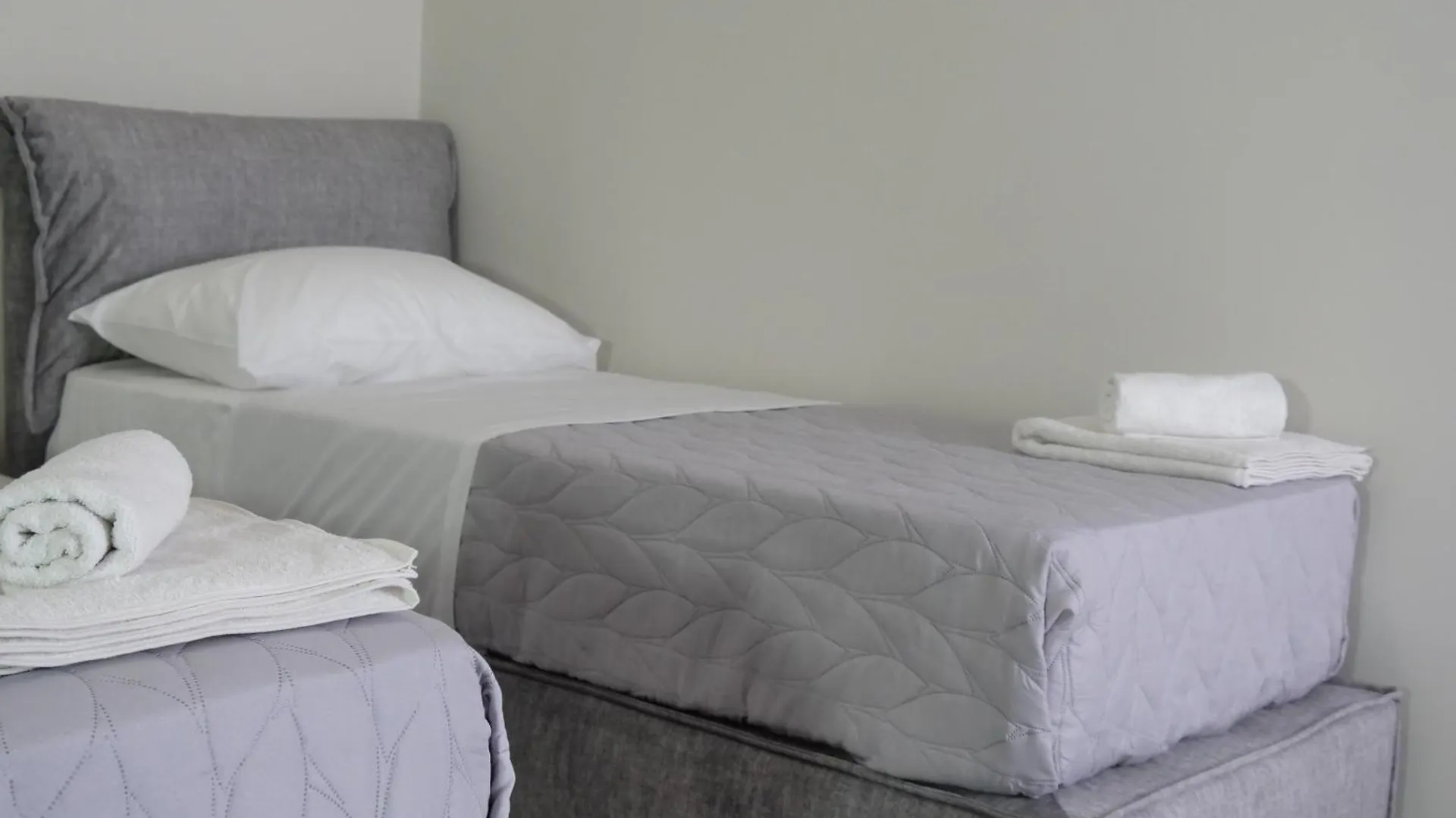 Stay-Five Rooms & Apartments Shkodër 0*,  Arnavutluk