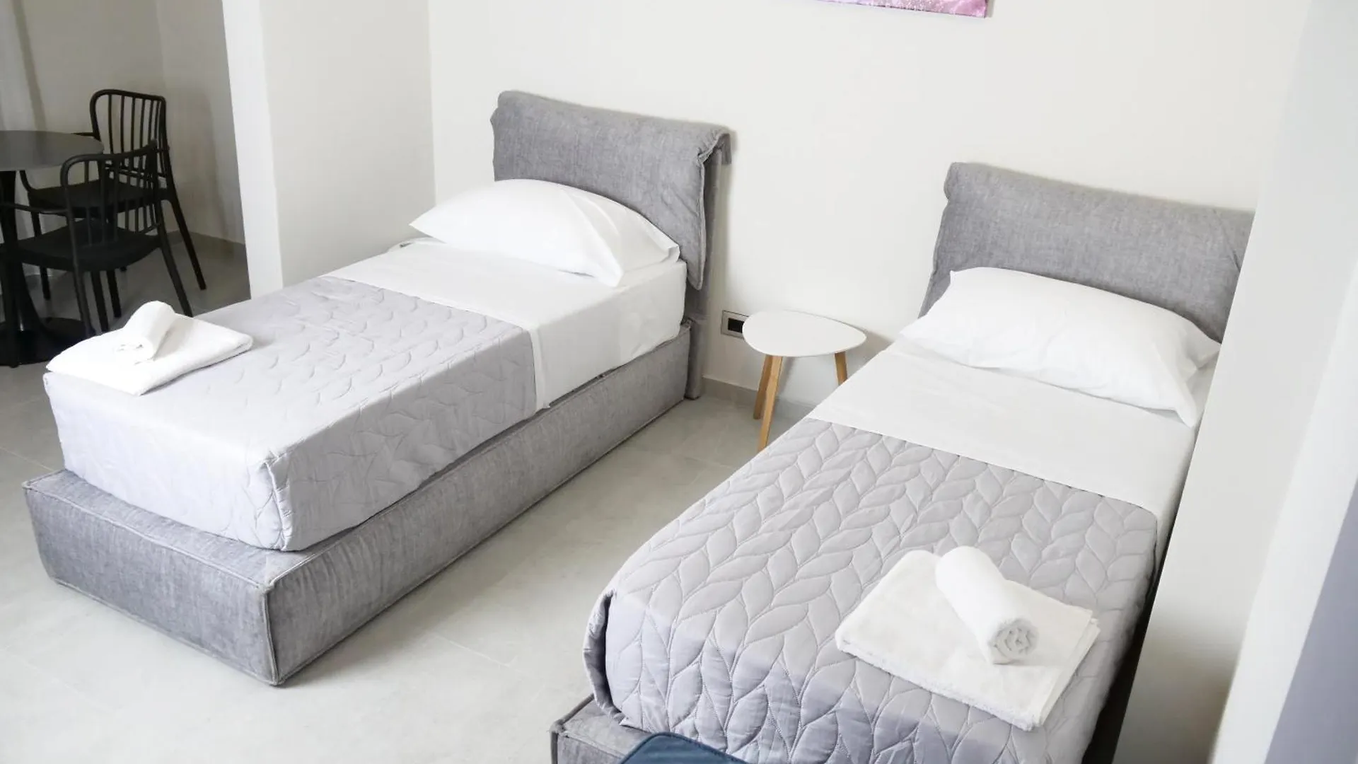 Stay-Five Rooms & Apartments Shkodër 0*,  Arnavutluk