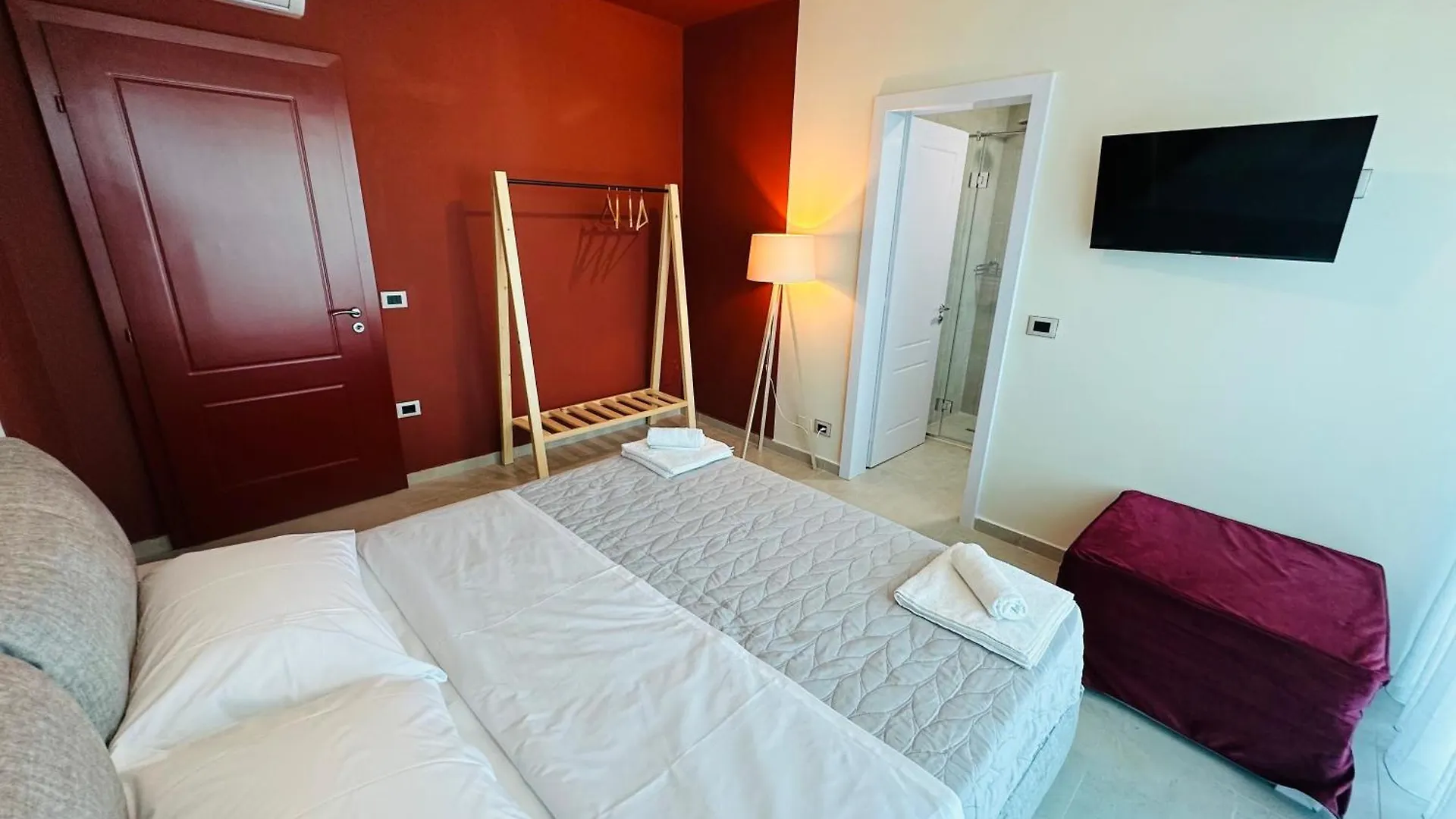 Stay-Five Rooms & Apartments Shkodër