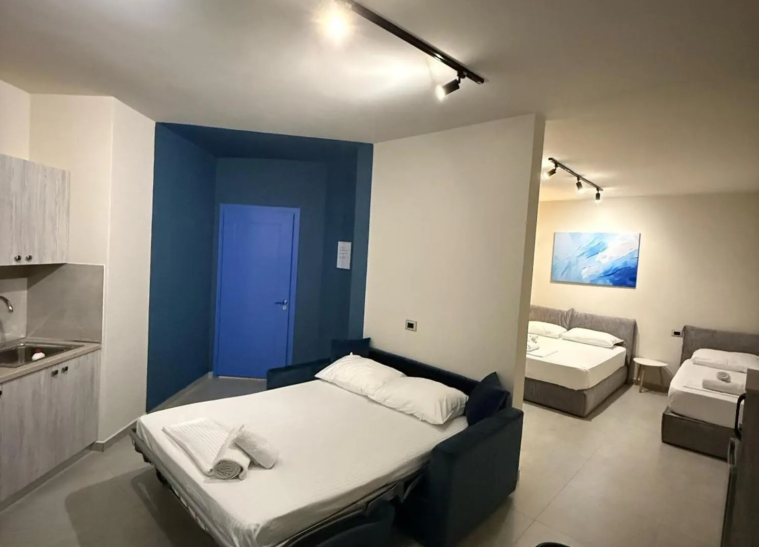Stay-Five Rooms & Apartments Shkodër 0*,  Arnavutluk